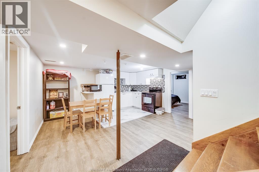 5210 QUEEN ELIZABETH DRIVE - 23
