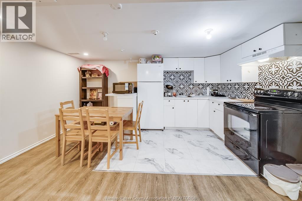 5210 QUEEN ELIZABETH DRIVE - 24