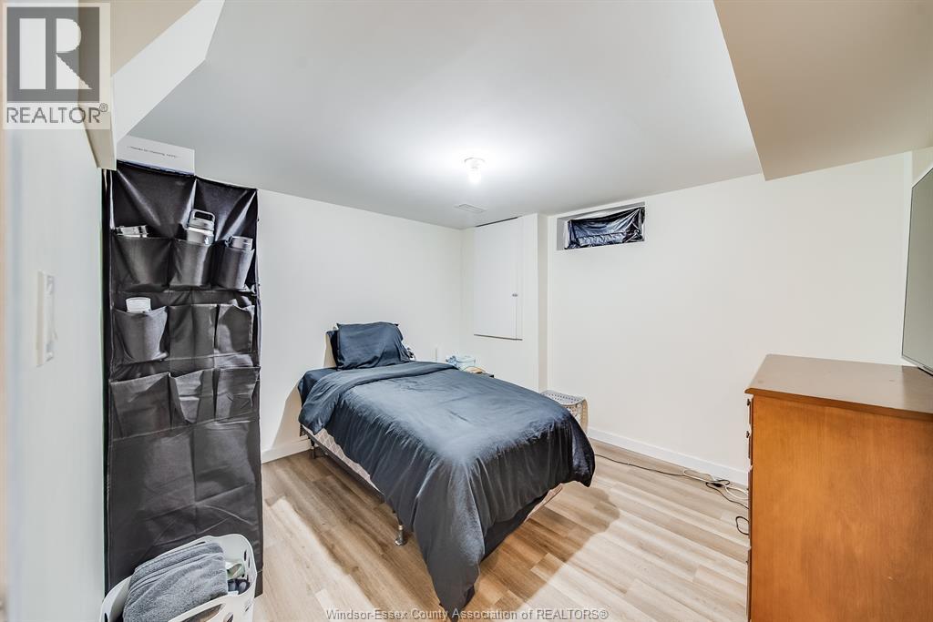 5210 QUEEN ELIZABETH DRIVE - 31