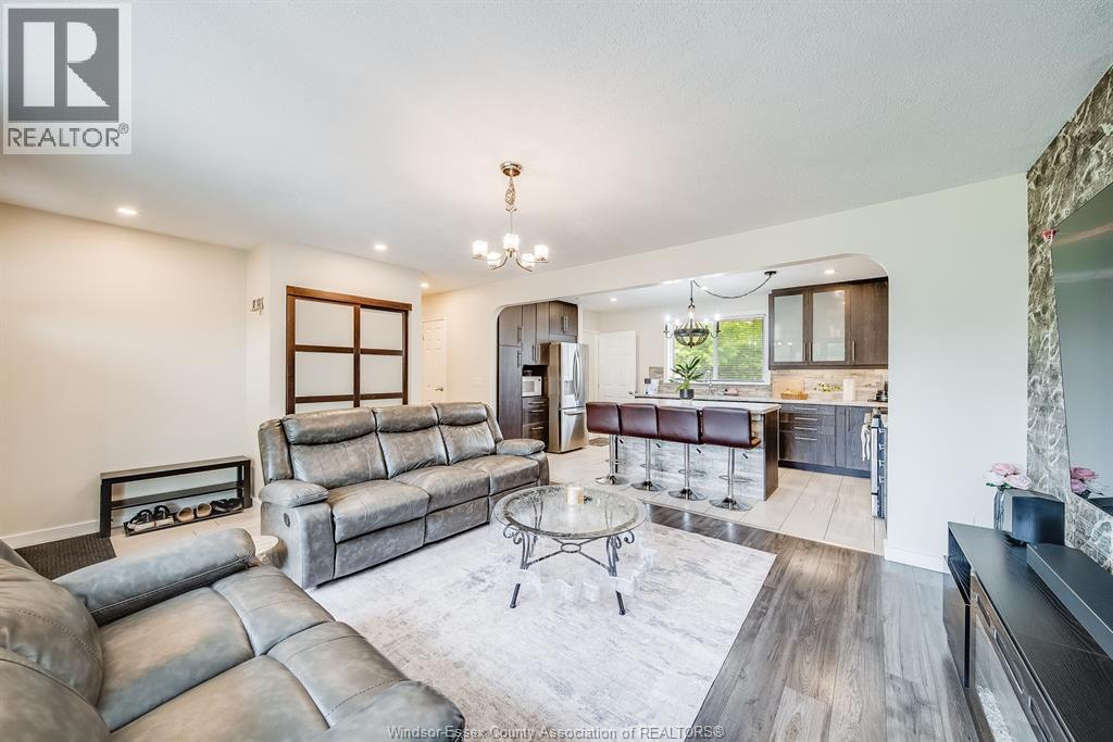 5210 QUEEN ELIZABETH DRIVE - 9