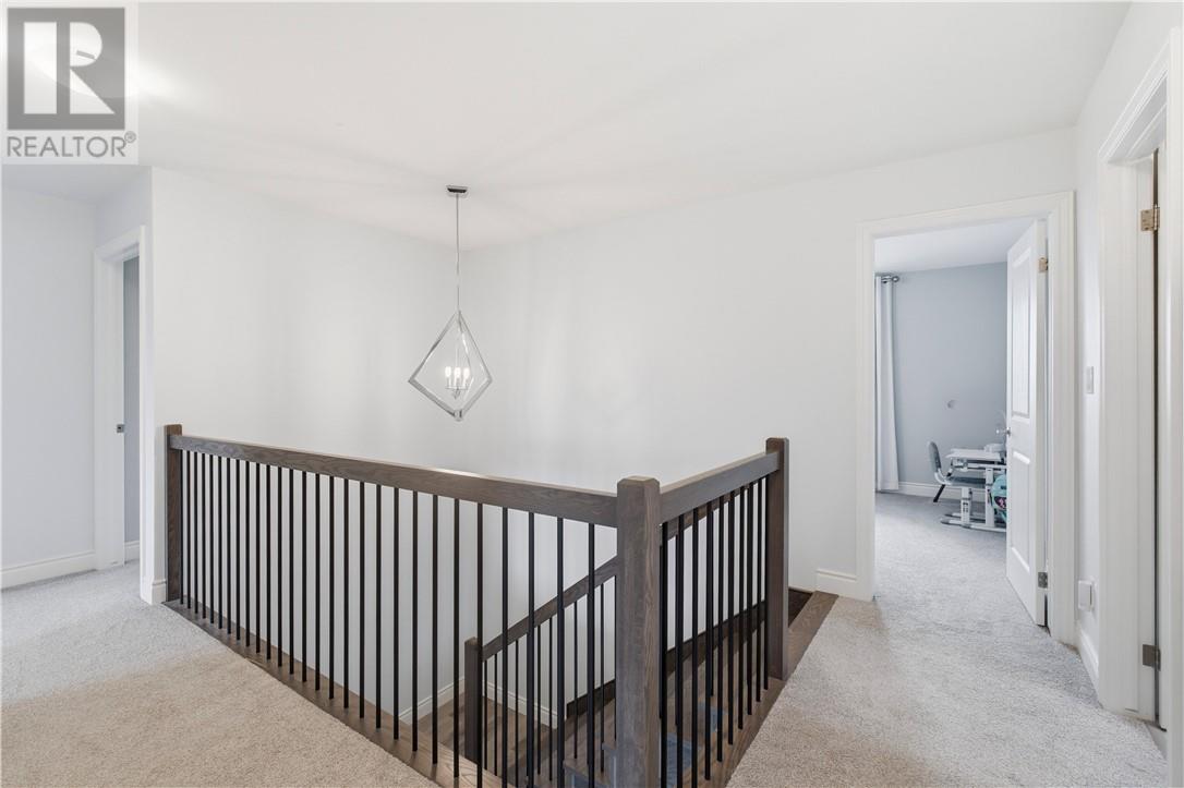 90 Landreville Drive - 11