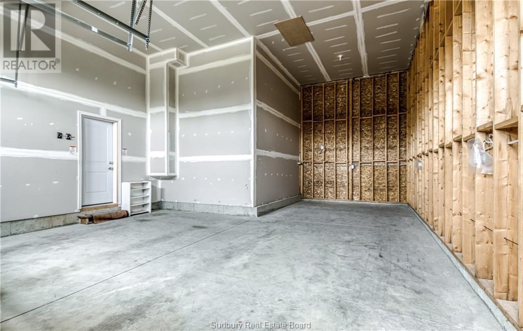 90 Landreville Drive - 25