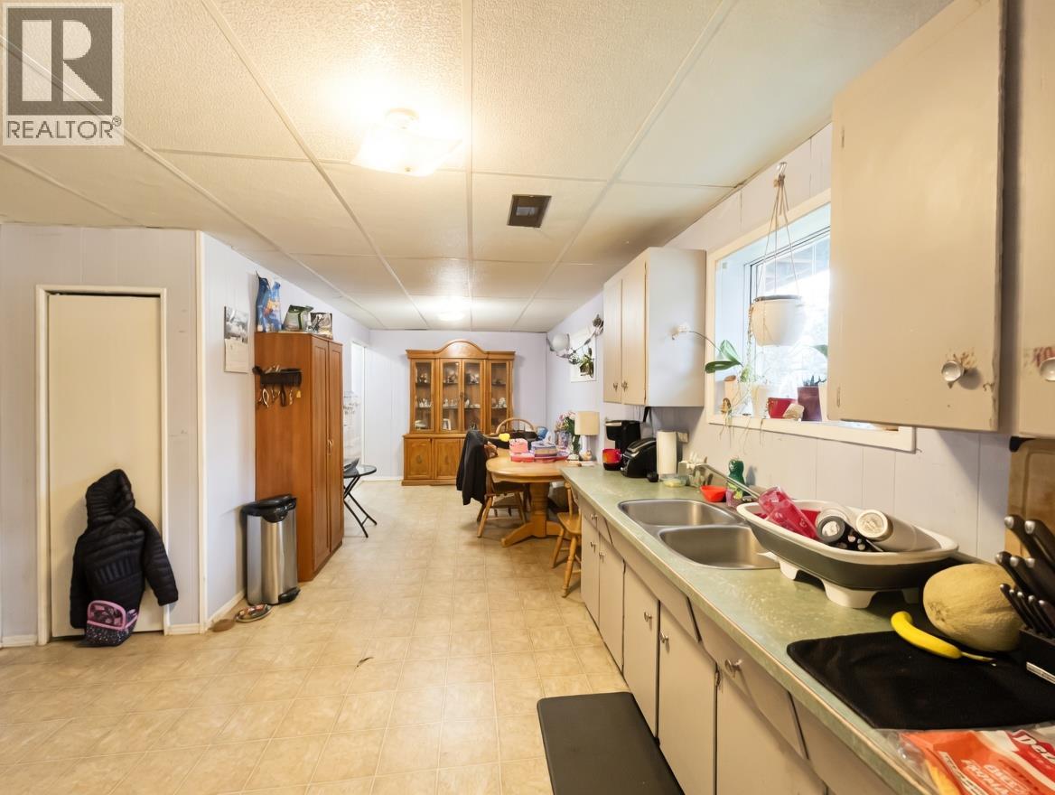 2612 SILVER KING Road - 16