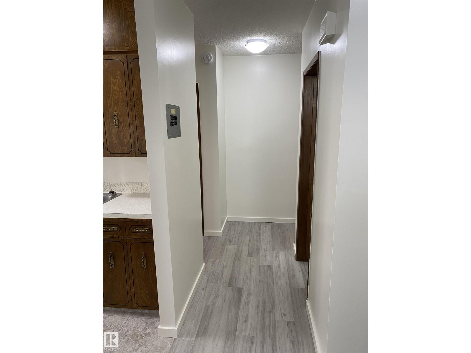 3812-3814 53 ST - 33