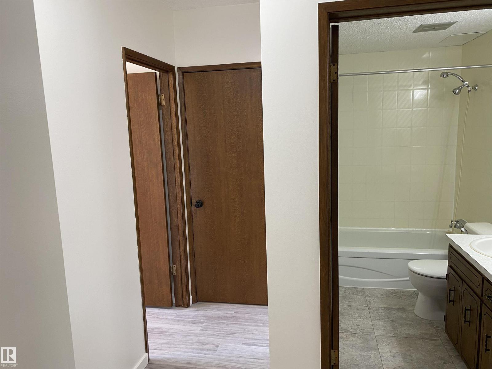 3812-3814 53 ST - 30