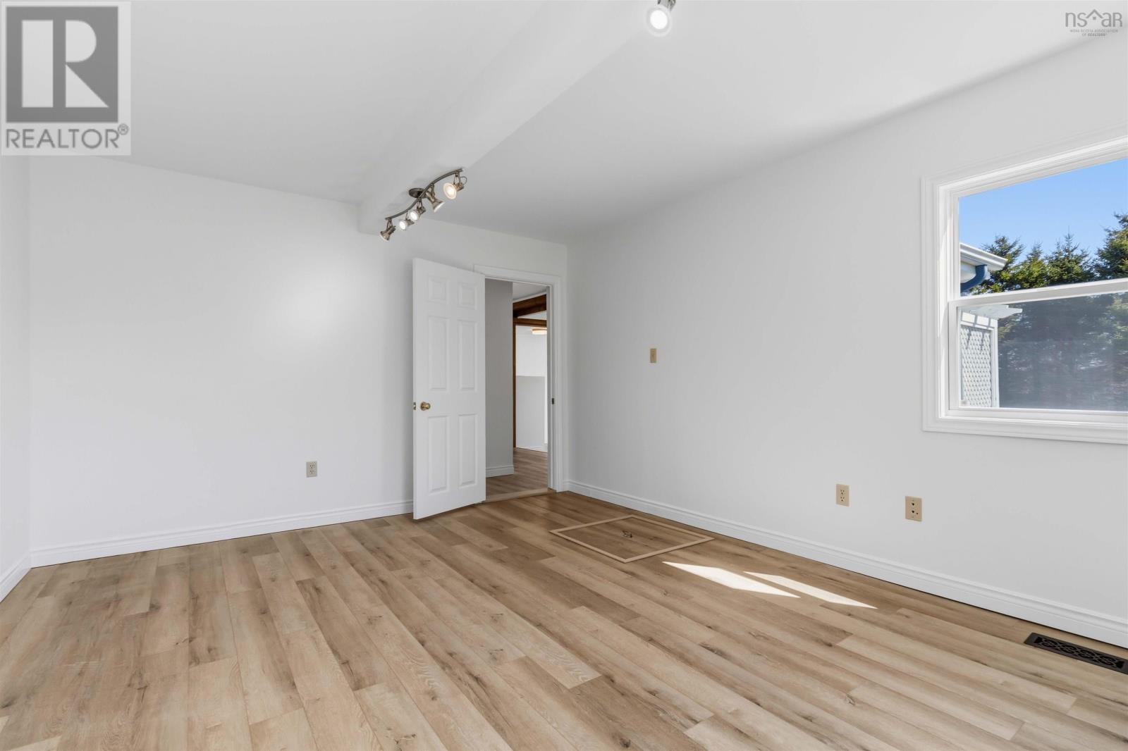 341 Myra Road - 20
