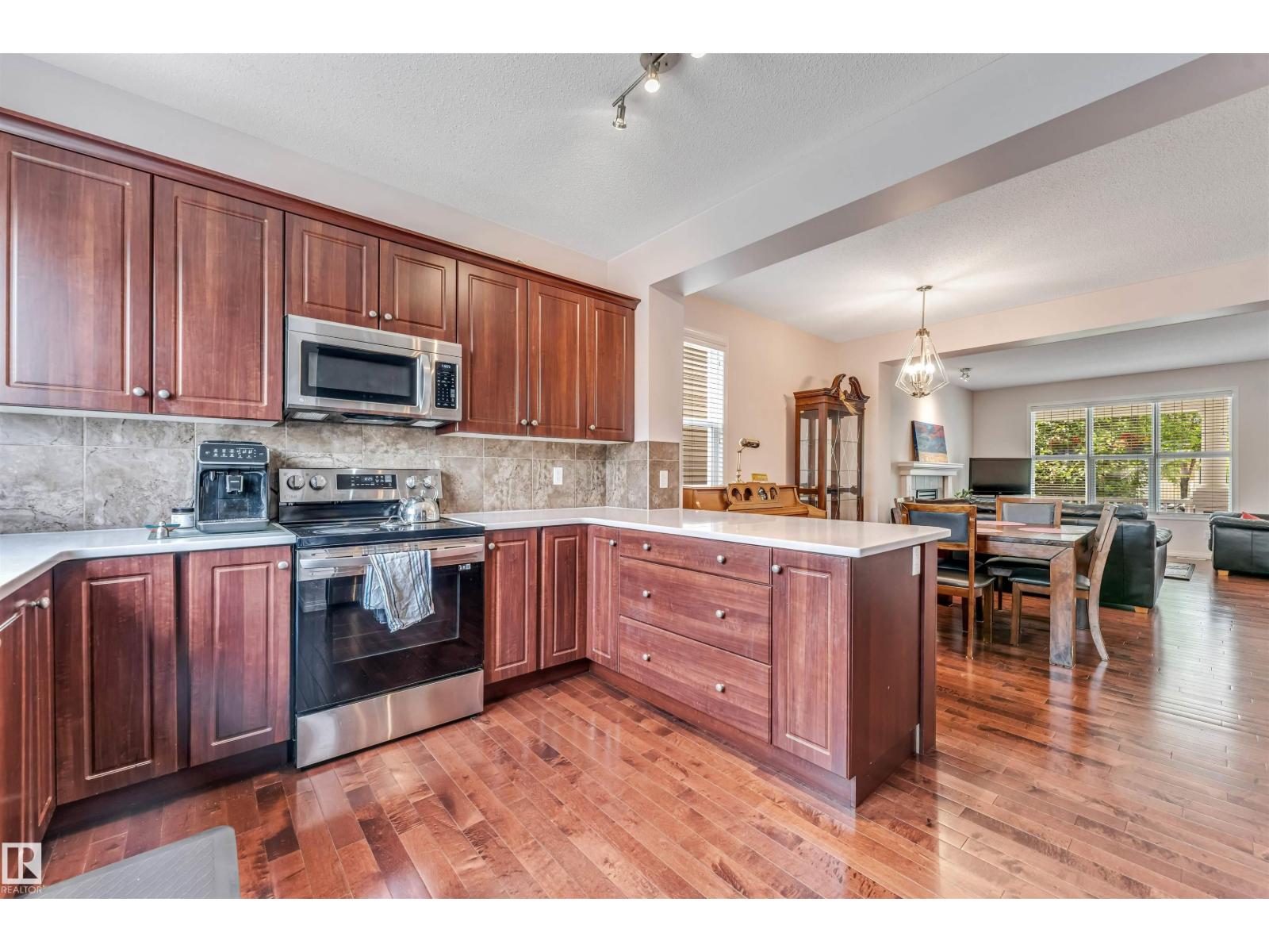 1135 74 ST SW - 24