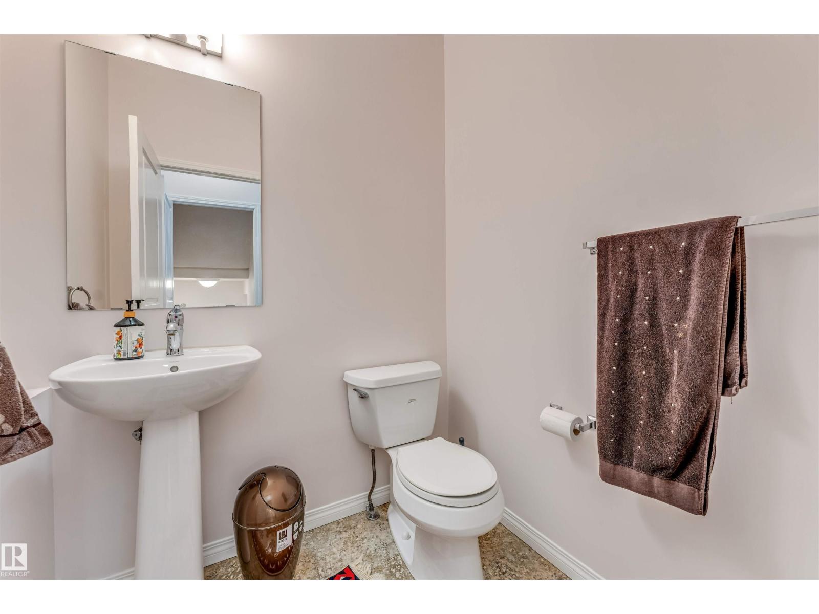 1135 74 ST SW - 40