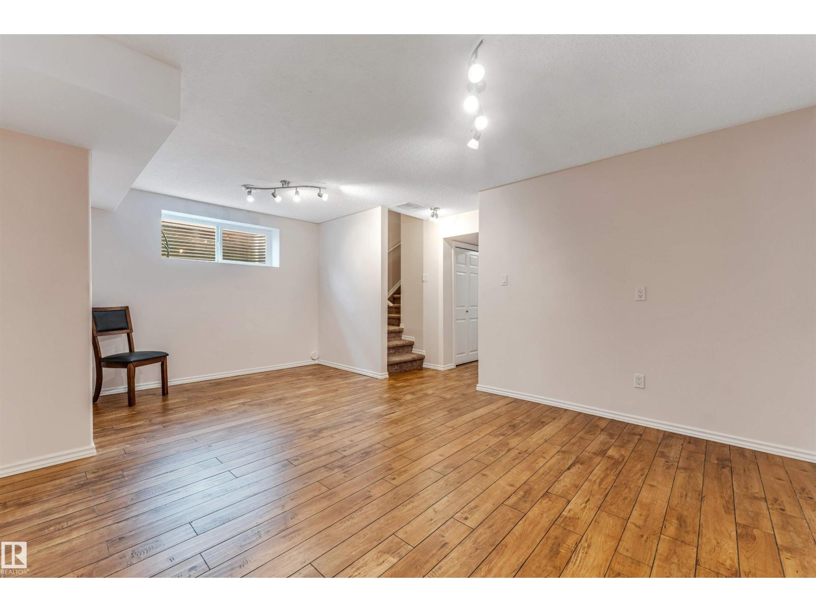 1135 74 ST SW - 46