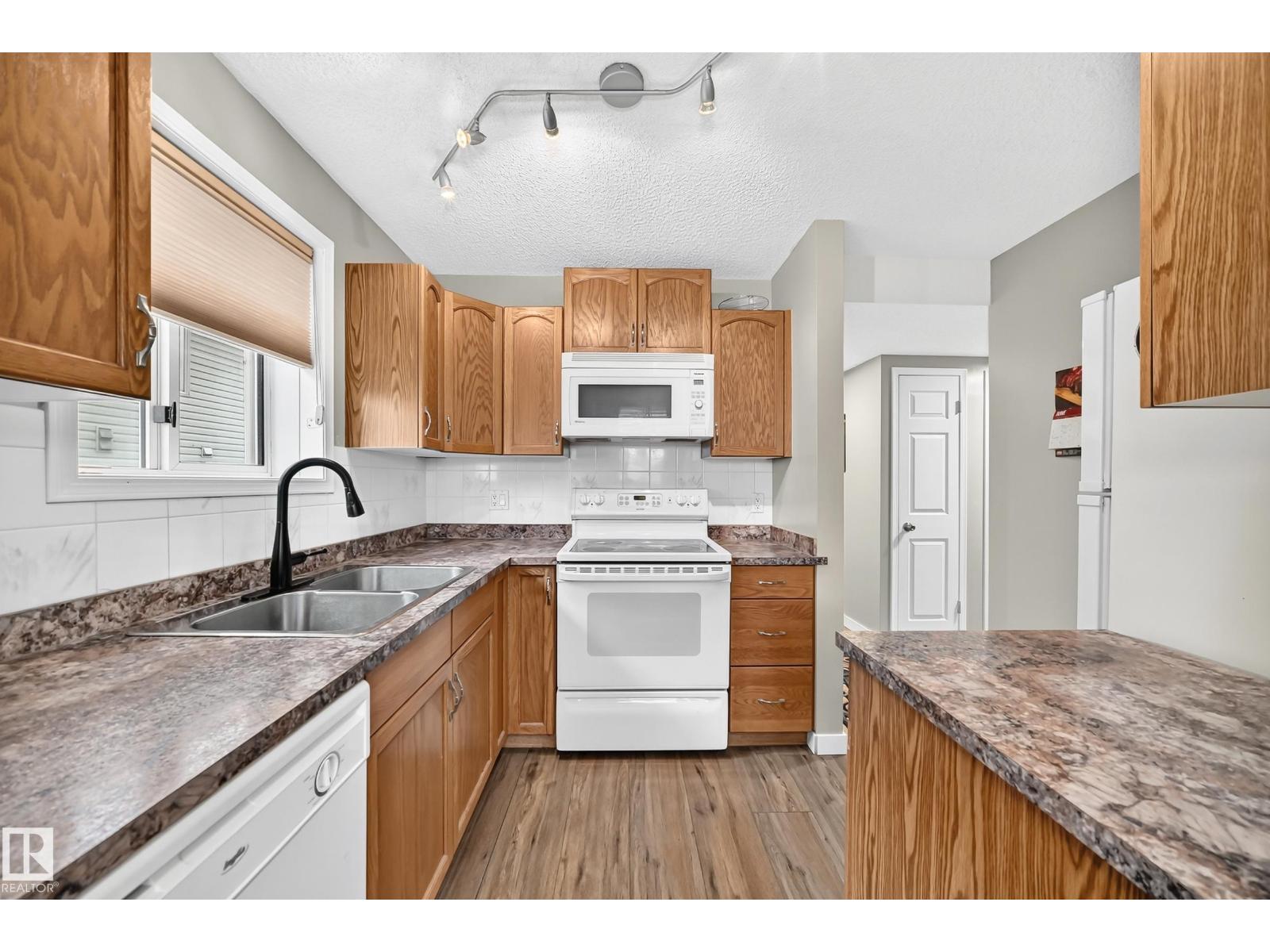 #102 224 CHURCH RD - 11