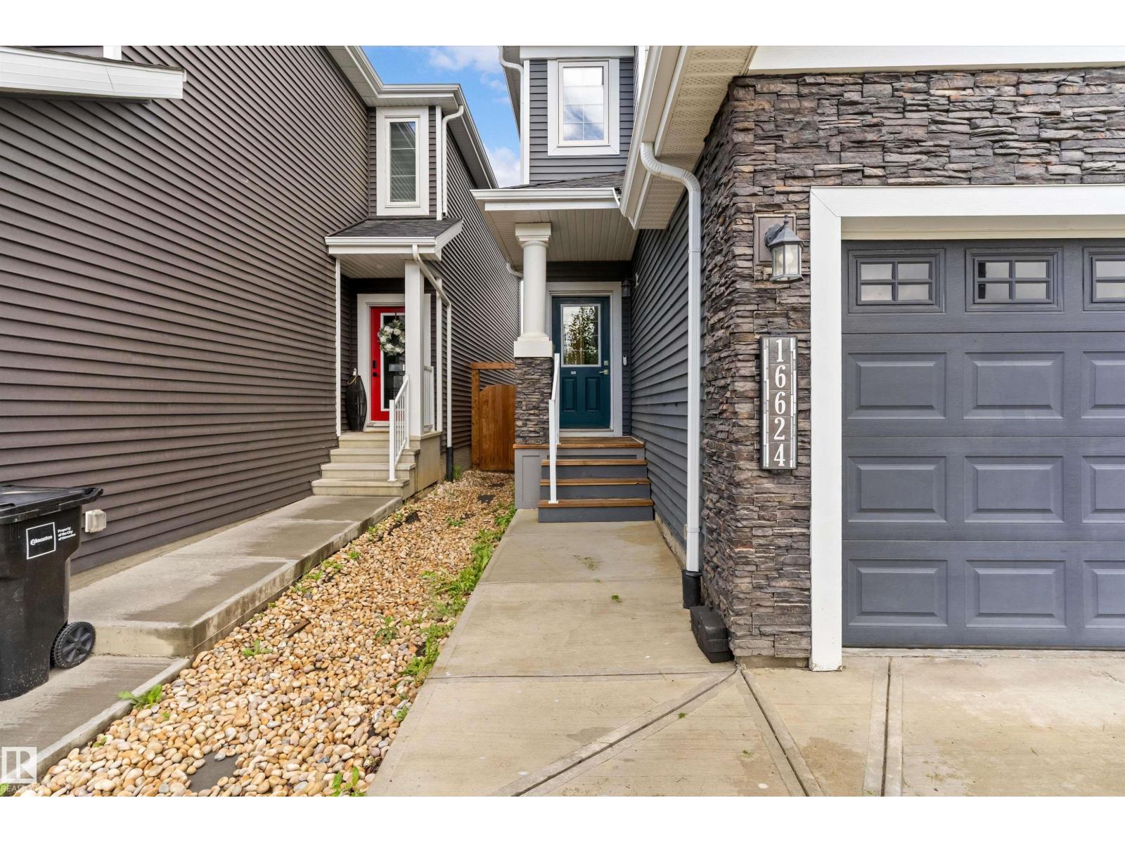 16624 32 AV SW - photo 3