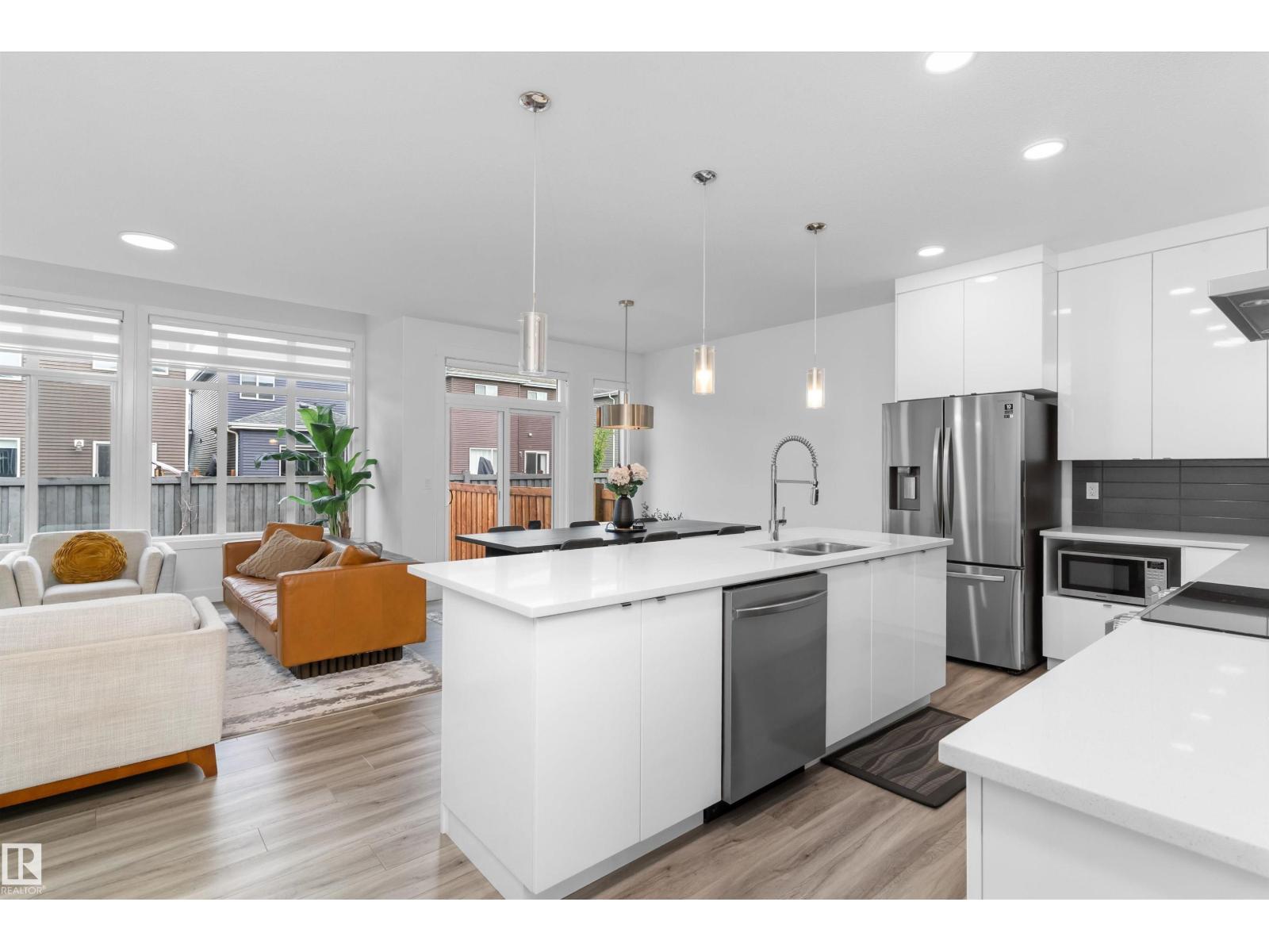 16624 32 AV SW - photo 5