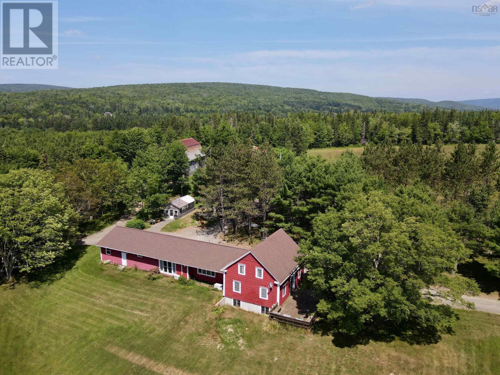 2639 Cabot Trail - 2