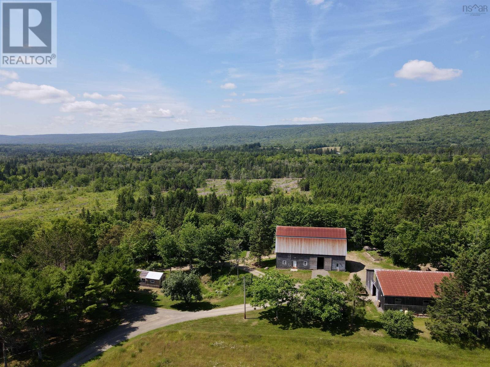 2639 Cabot Trail - 4