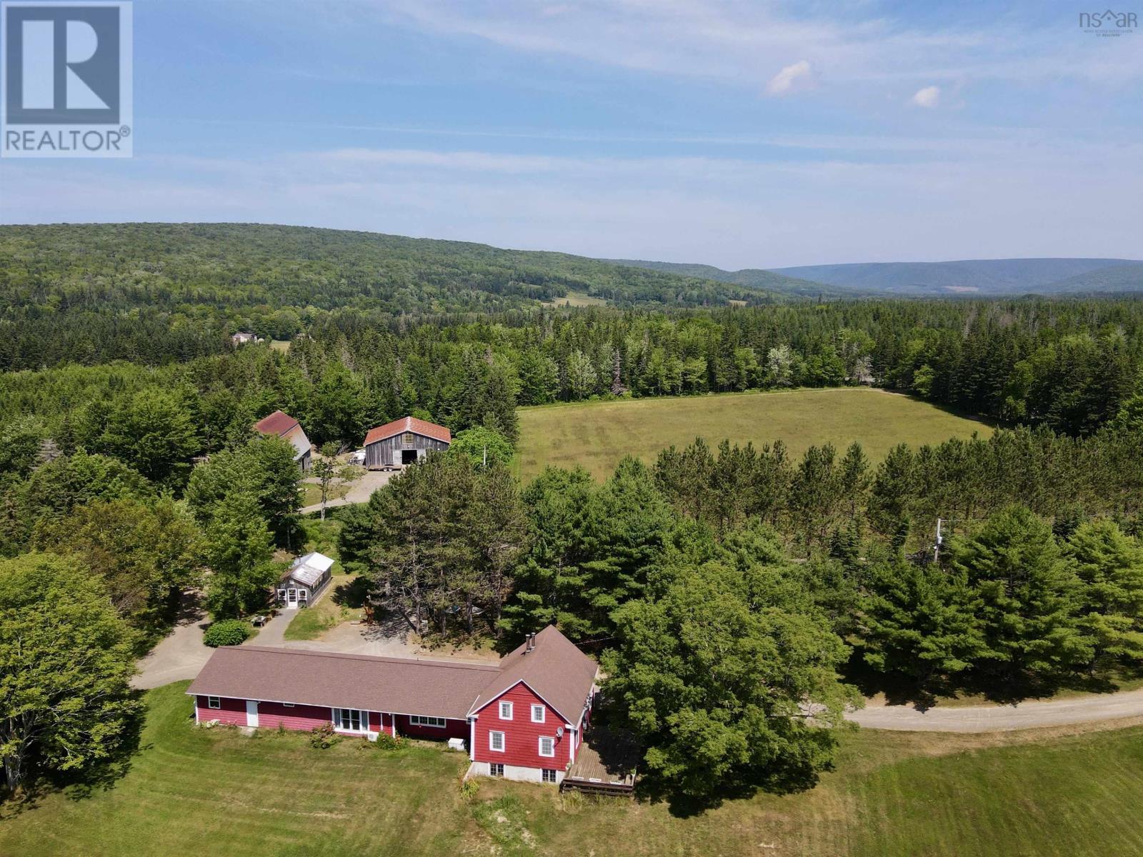 2639 Cabot Trail - 1