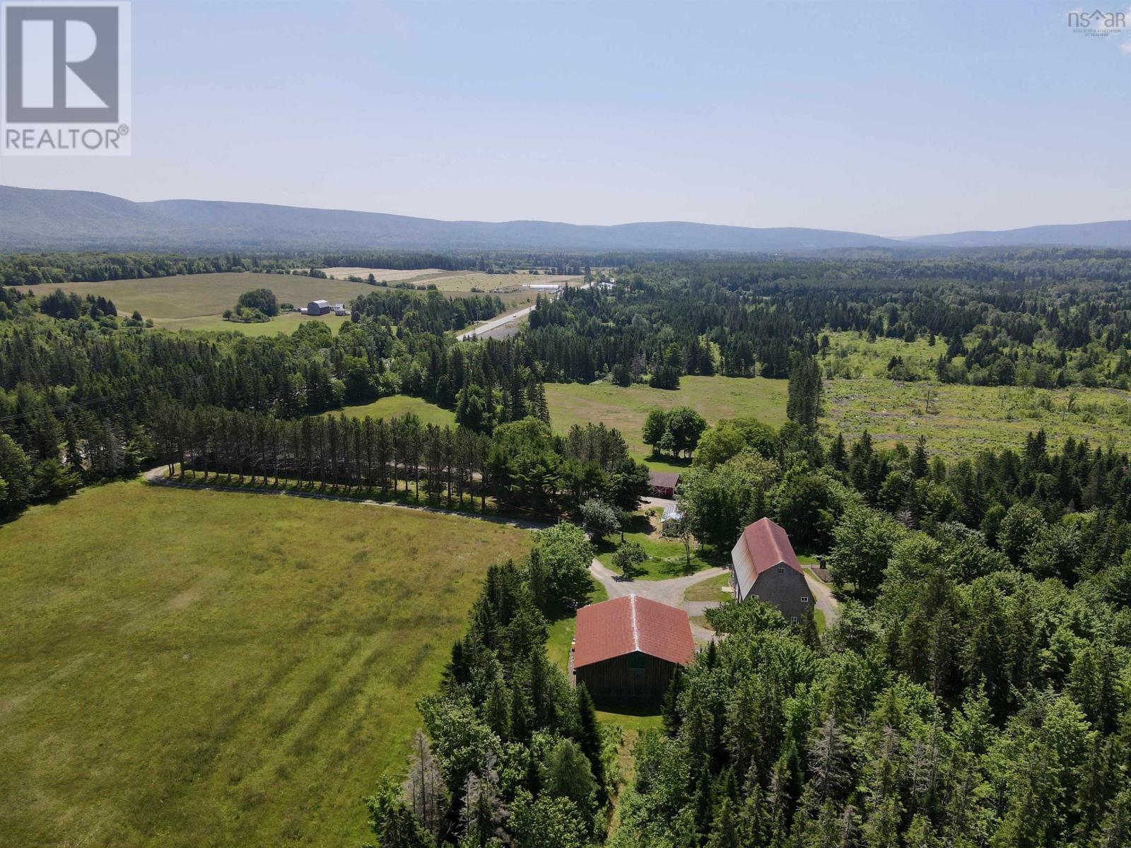 2639 Cabot Trail - 46