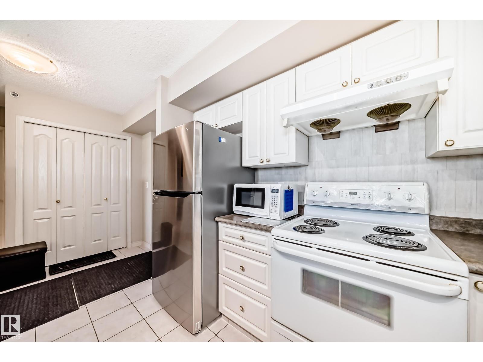 #406 10909 103 AV NW - 18