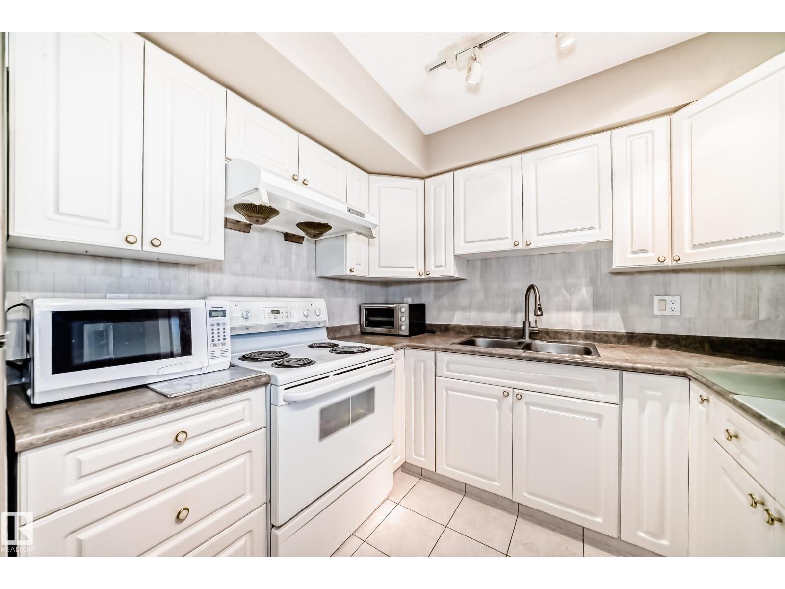 #406 10909 103 AV NW - 15