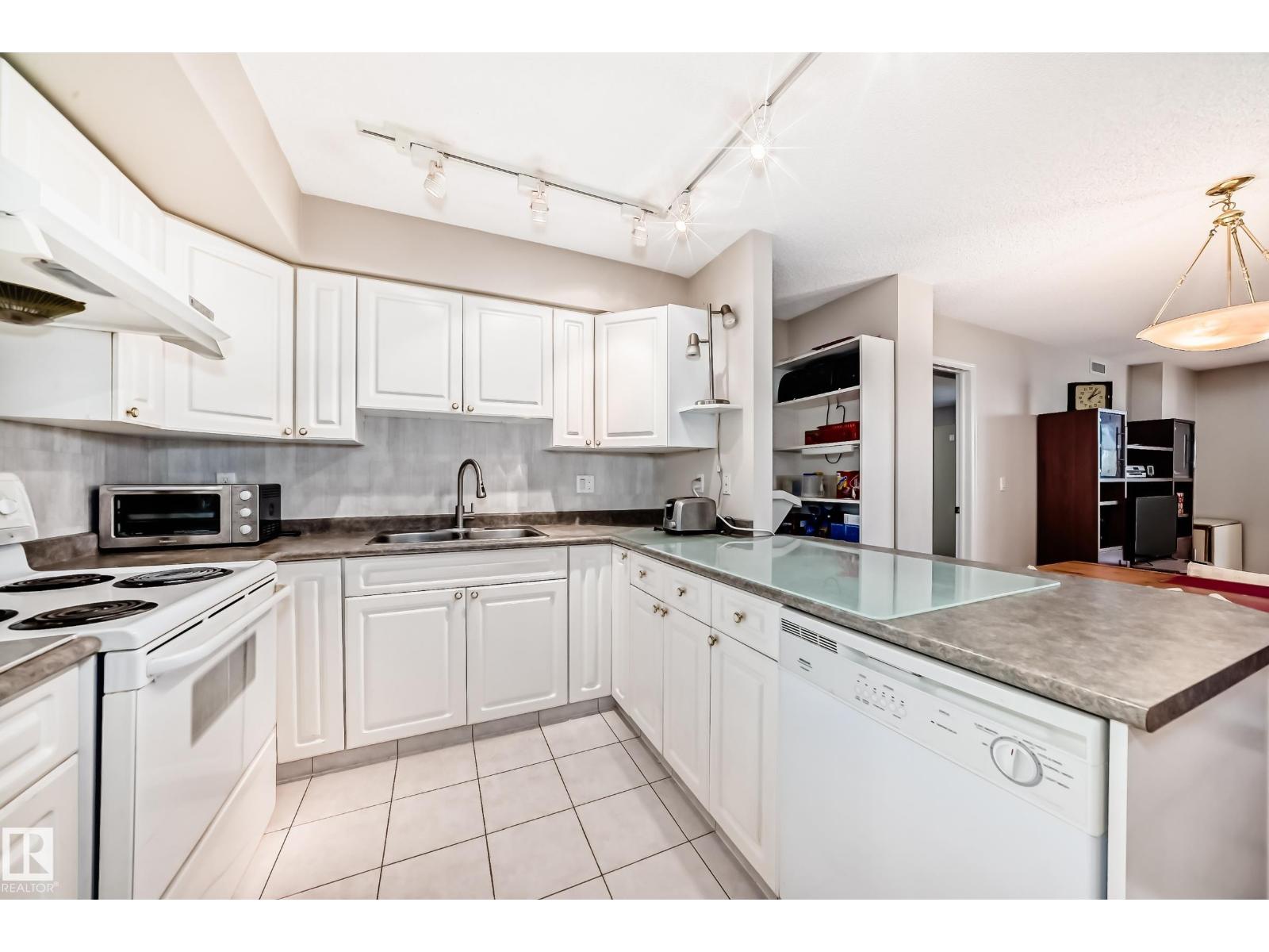 #406 10909 103 AV NW - 16