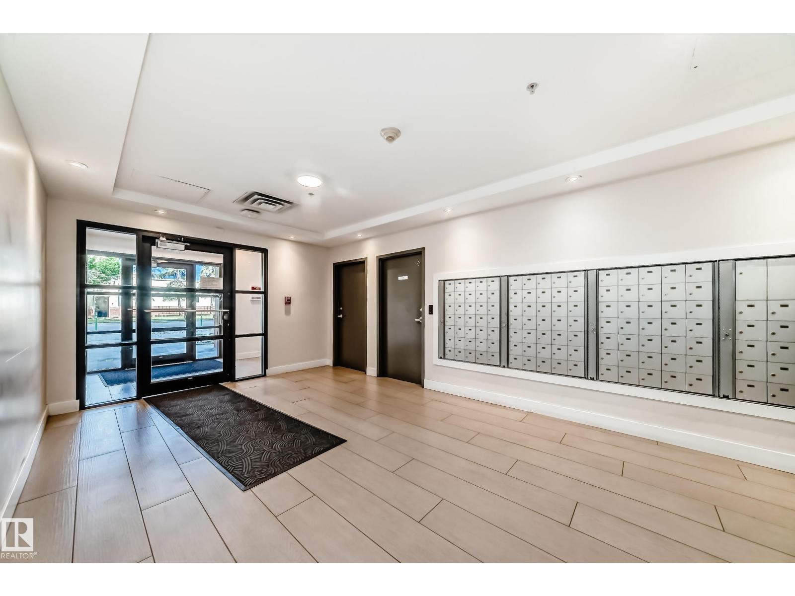 #406 10909 103 AV NW - 40