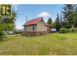 5545 Island Hwy S, Union Bay, BC V0R3B0 Photo 10