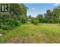 5545 Island Hwy S, Union Bay, BC V0R3B0 Photo 11