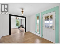 5545 Island Hwy S, Union Bay, BC V0R3B0 Photo 16