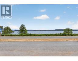 5545 Island Hwy S, Union Bay, BC V0R3B0 Photo 27