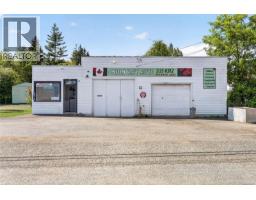 5545 Island Hwy S, Union Bay, BC V0R3B0 Photo 28