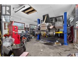5545 Island Hwy S, Union Bay, BC V0R3B0 Photo 32