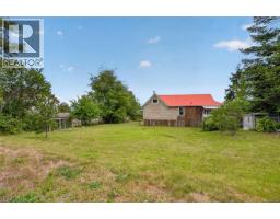 5545 Island Hwy S, Union Bay, BC V0R3B0 Photo 9