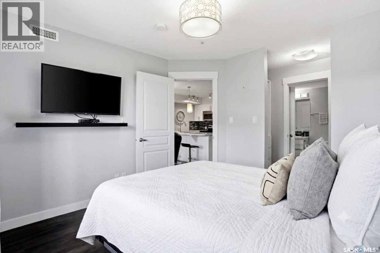 323 5301 Universal CRESCENT — photo 20
