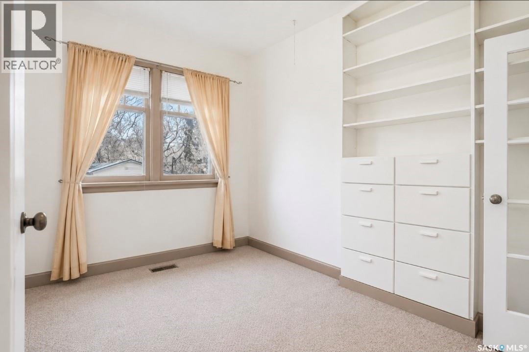 610 Albert AVENUE - 10