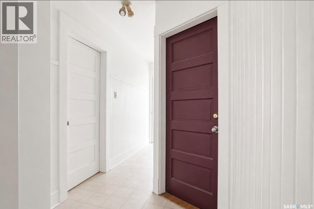 610 Albert AVENUE - 17
