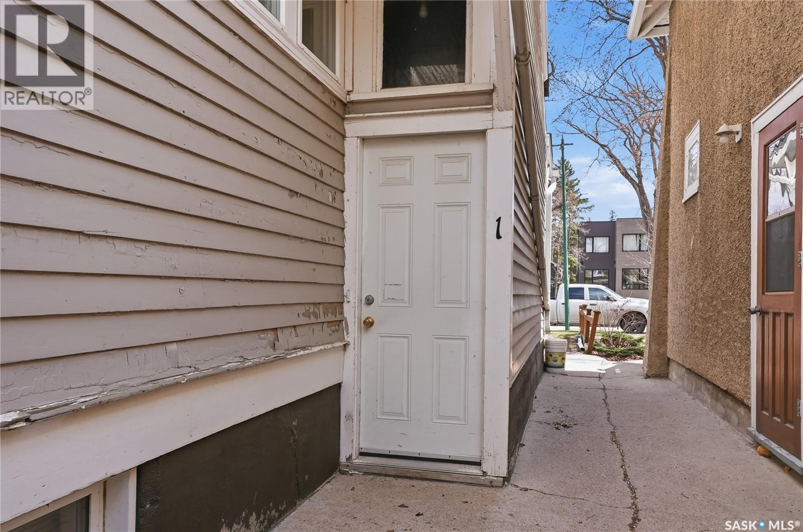 610 Albert AVENUE - 37