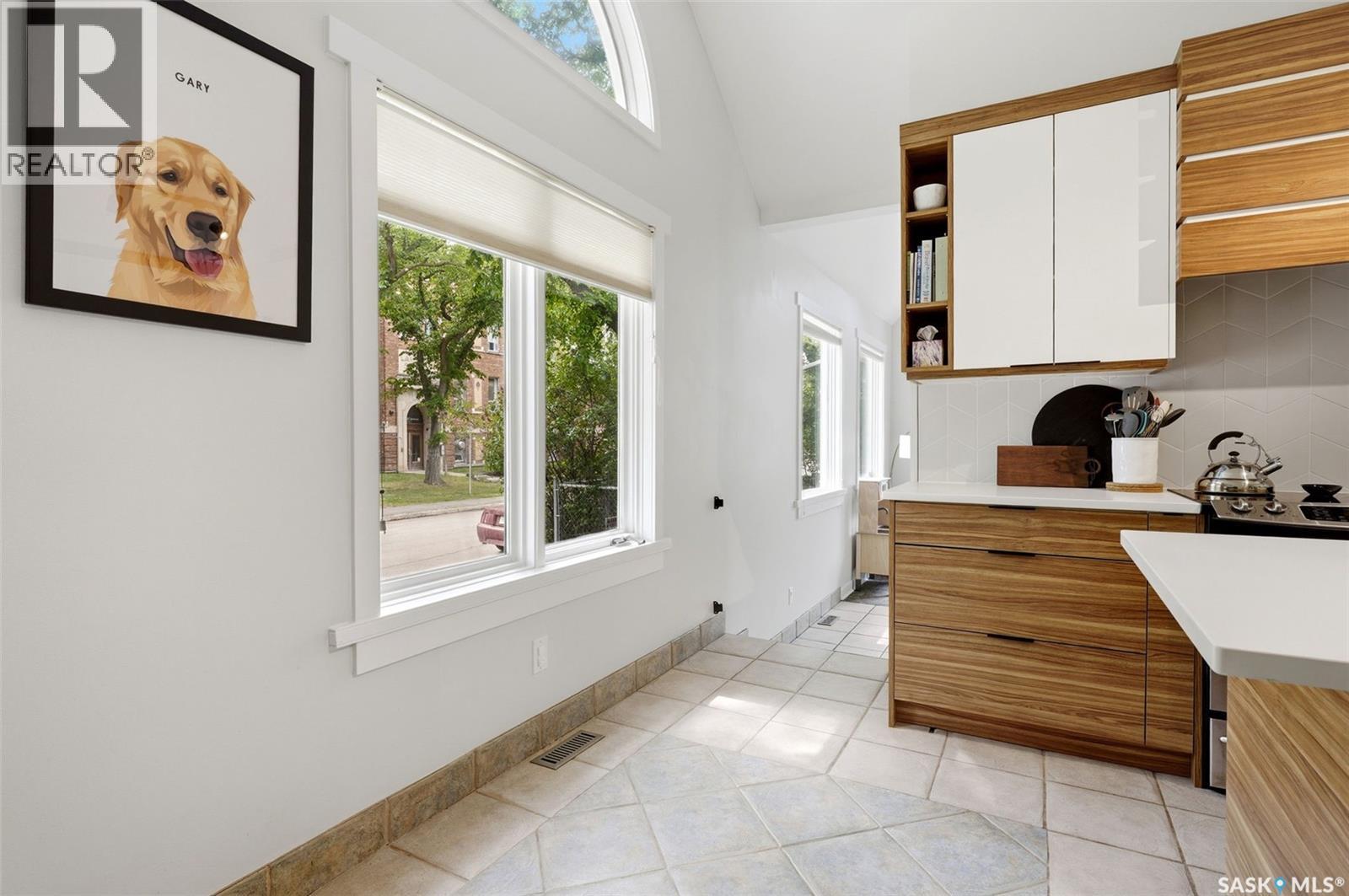 2876 Cameron STREET — photo 14