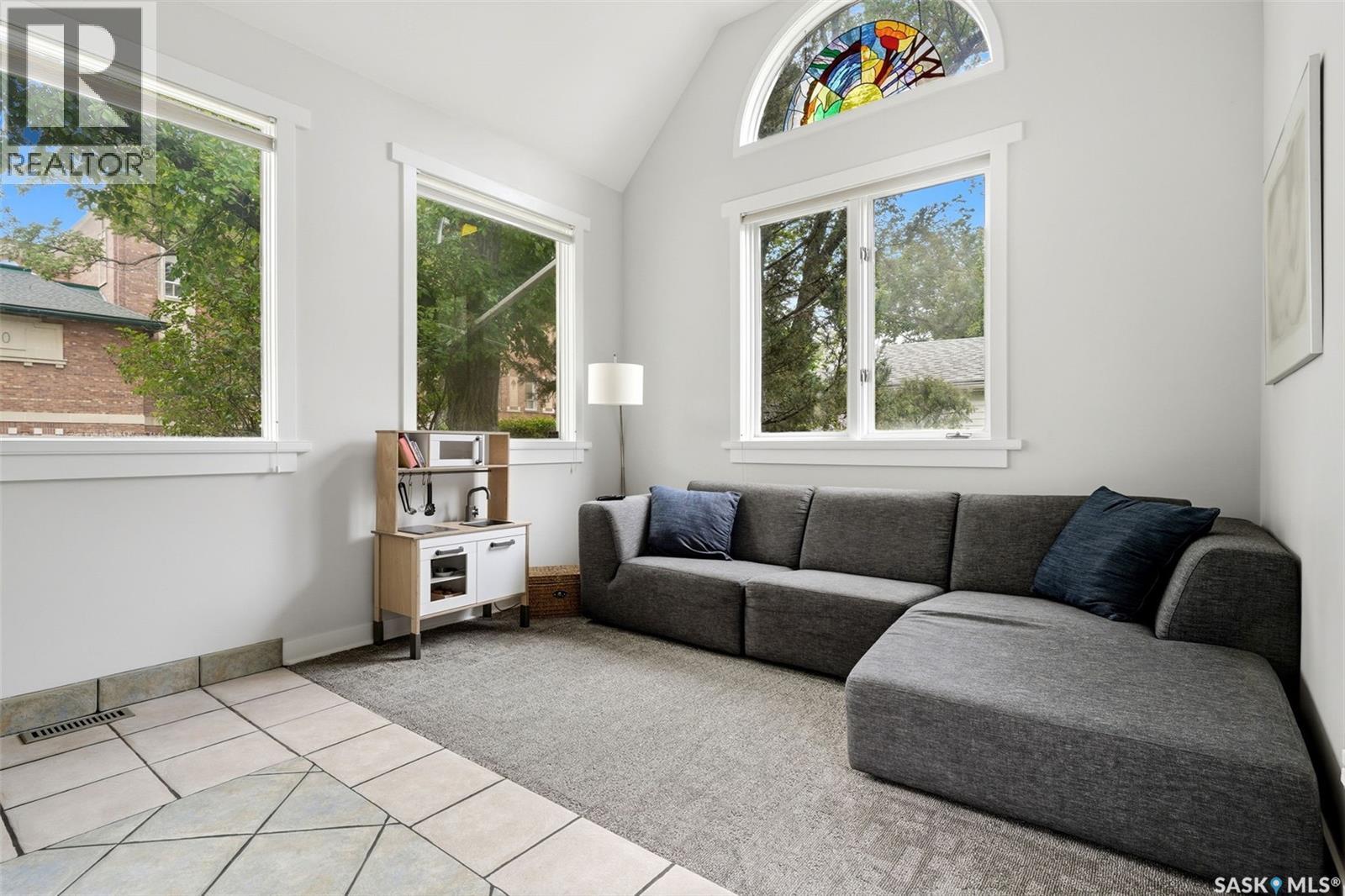 2876 Cameron STREET — photo 16