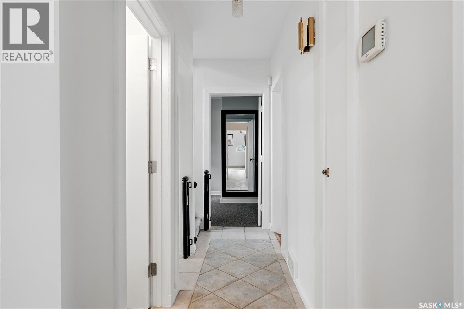 2876 Cameron STREET — photo 18