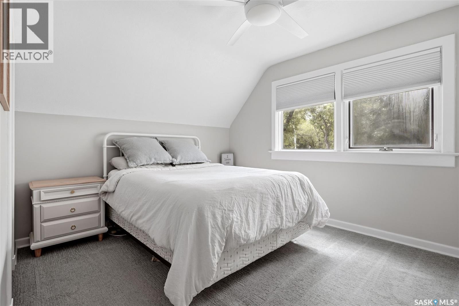2876 Cameron STREET — photo 24