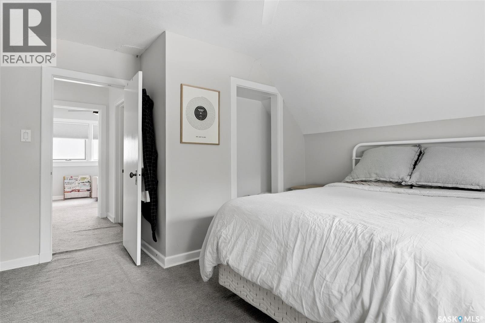 2876 Cameron STREET — photo 25