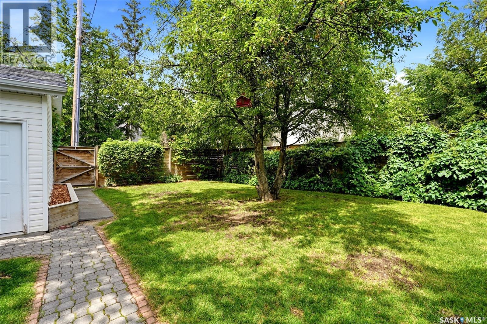2876 Cameron STREET — photo 40