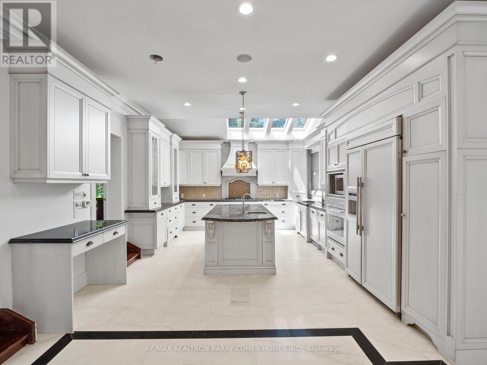 40 OLD COLONY ROAD - 12