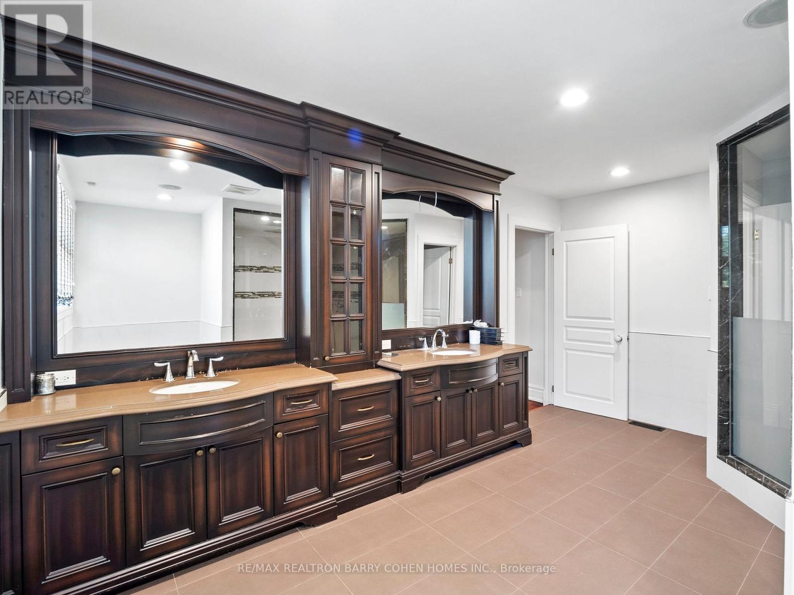 40 OLD COLONY ROAD - 25