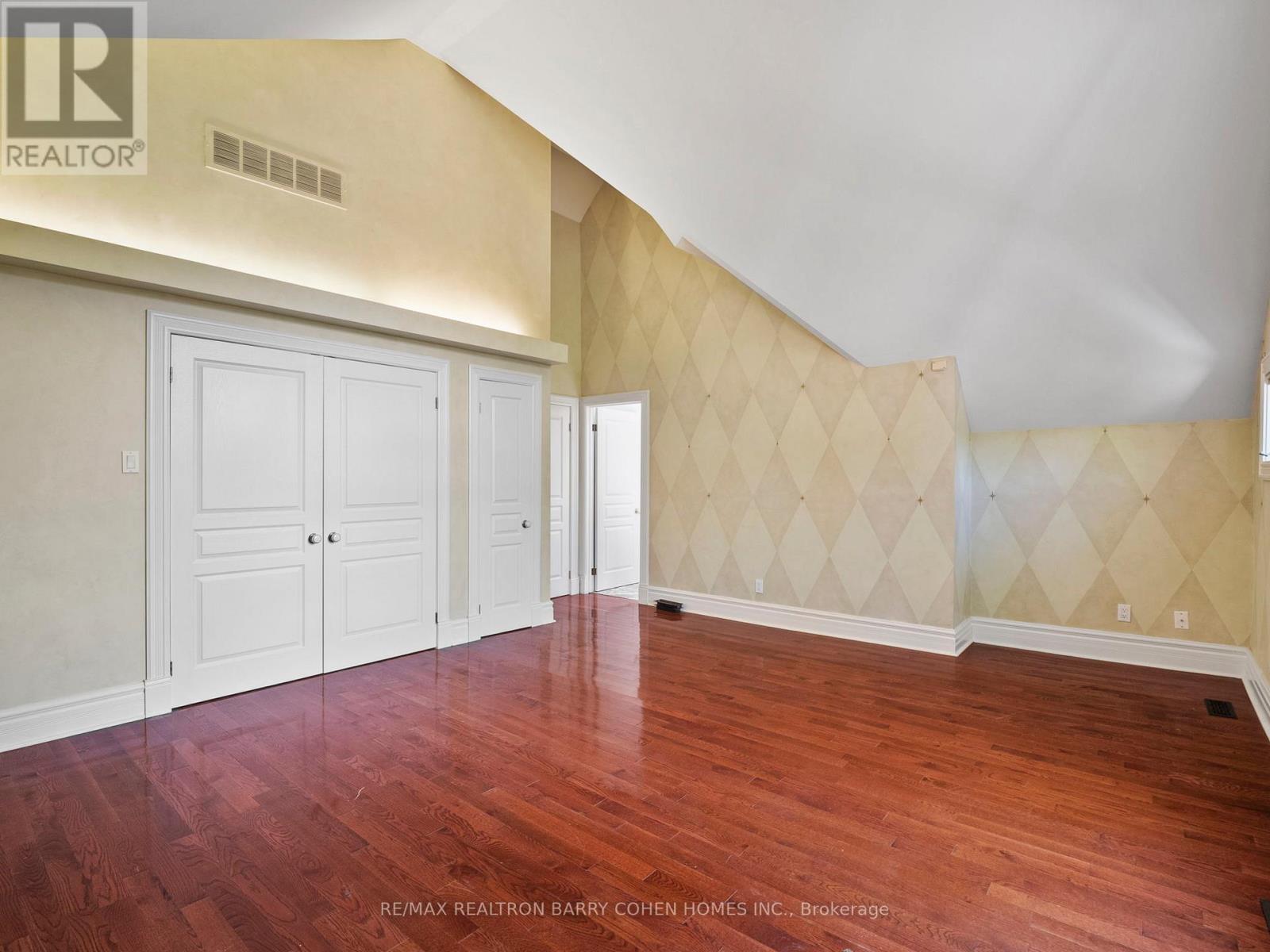 40 OLD COLONY ROAD - 28