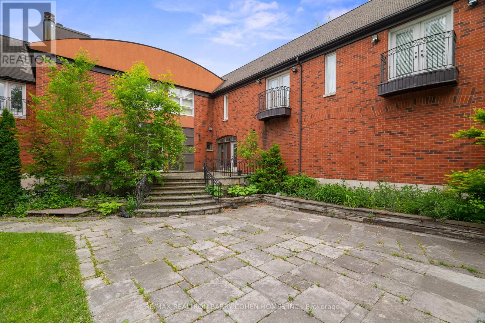 40 OLD COLONY ROAD - 43