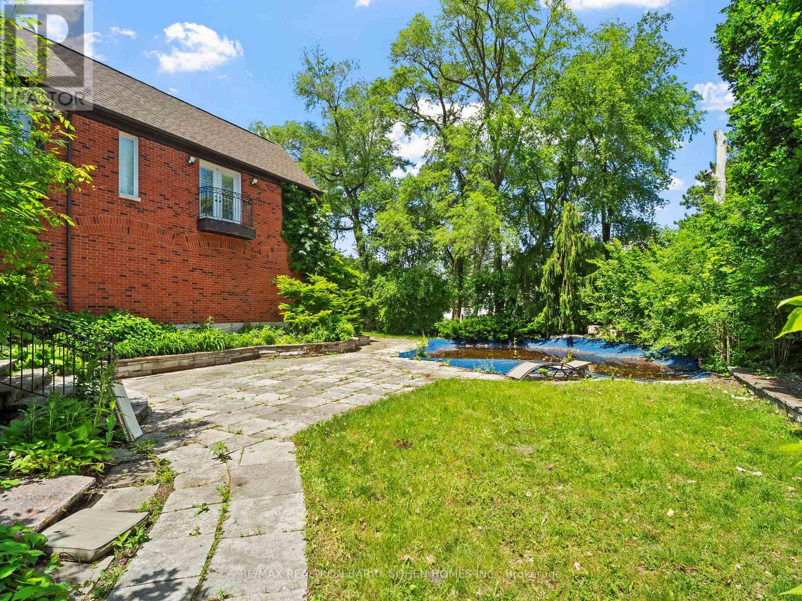 40 OLD COLONY ROAD - 45
