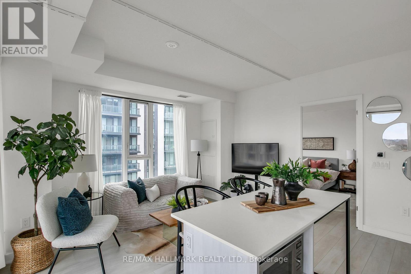 #1021 35 TUBMAN AVENUE - 13