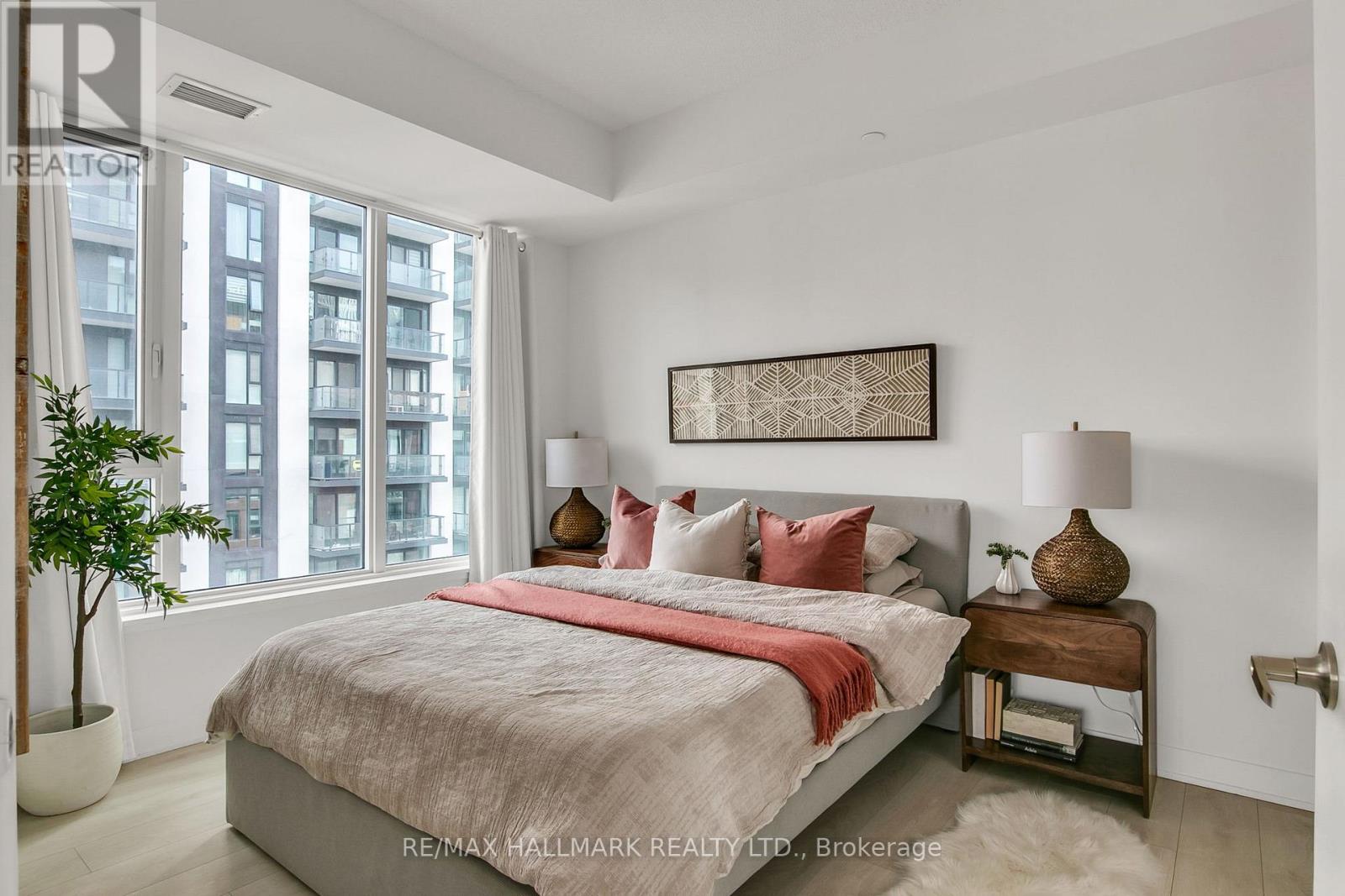 #1021 35 TUBMAN AVENUE - 14