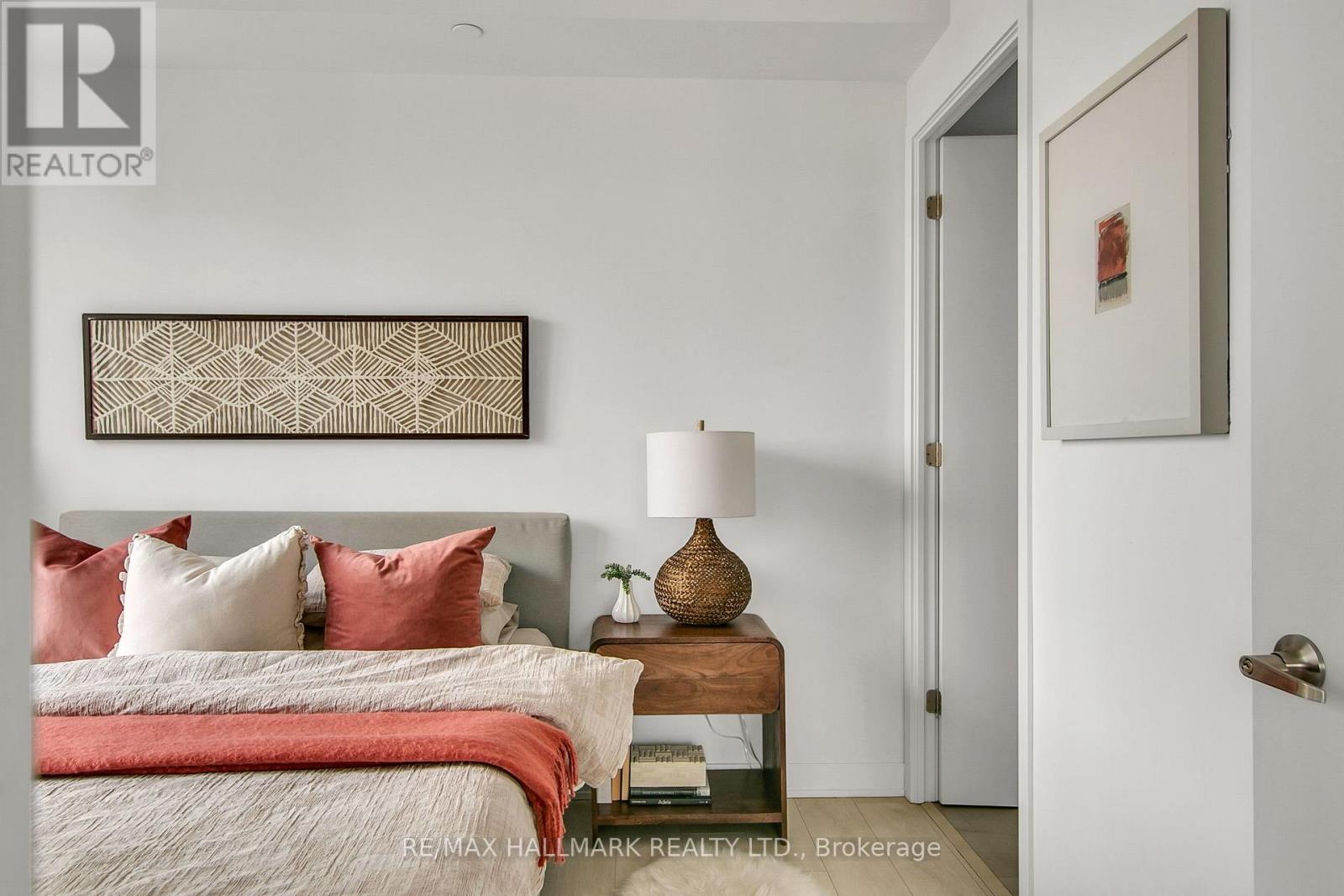 #1021 35 TUBMAN AVENUE - 16