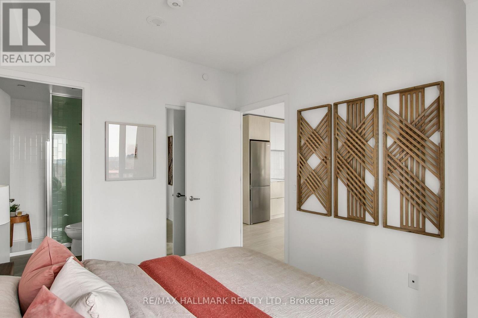 #1021 35 TUBMAN AVENUE - 17